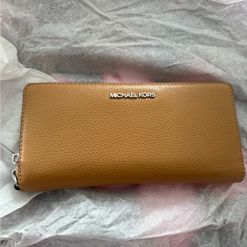 Michael Kors Large Jet Set Travel Wallet Wristlet